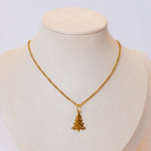 fenyőfa medálos nyaklánc � Rozsdamentes acél, arany bevonat (18K), Ékszer, Nyaklánc, Medálos nyaklánc, , MESKA