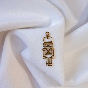 Diótörő medálos nyaklánc � rozsdamentes acél, arany bevonat (18K), kásagyöngy - ékszer - nyaklánc - medálos nyaklánc - Meska.hu