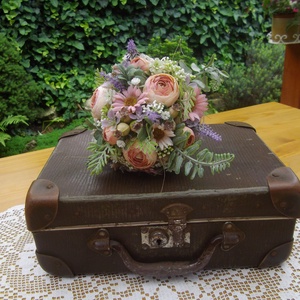 Régi tölcsérbe kötött csokor, asztaldísz, falidísz - otthon & életmód - virágdekoráció - virágok - virágcsokor - Meska.hu