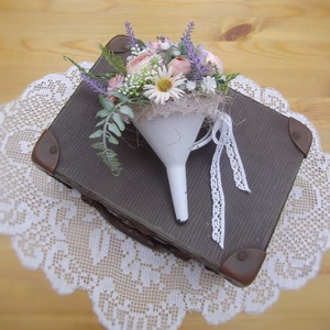 Régi tölcsérbe kötött csokor, asztaldísz, falidísz - otthon & életmód - virágdekoráció - virágok - virágcsokor - Meska.hu