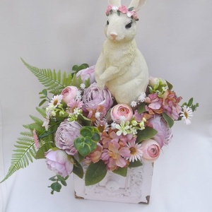 Nyuszi virágok közt húsvéti/tavaszi asztaldísz - otthon & életmód - dekoráció - asztal és polc dekoráció - asztaldísz - Meska.hu