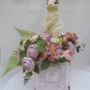 Nyuszi virágok közt húsvéti/tavaszi asztaldísz - otthon & életmód - dekoráció - asztal és polc dekoráció - asztaldísz - Meska.hu