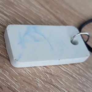Egyiptomi kék márványozású téglalap medál + Ajándék fekete, viaszolt zsinórlánc - ékszer - nyaklánc - medál - Meska.hu
