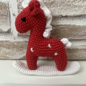 Horgolt hintaló, Karácsony, Karácsonyi lakásdekoráció, Karácsonyi manók, figurák, Horgolás, MESKA