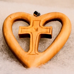 Szívkereszt medálos nyakék - Meska.hu