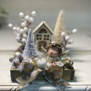Adventi asztaldísz  ledes faházzal angyallal - karácsony - adventi díszek - adventi asztaldísz - Meska.hu