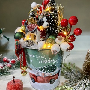 Kutyás asztaldísz bádog kaspóban led világítással, Karácsony, Adventi díszek, Adventi asztaldísz, Mindenmás, MESKA