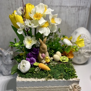 Tavaszi virágos húsvéti asztaldísz fadobozban - otthon & életmód - dekoráció - Meska.hu