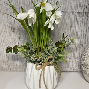 Hóvirágos asztaldísz kerámiakaspóban, Otthon & Életmód, Virágdekoráció, Virágdíszek, Asztali virágdísz, Mindenmás, MESKA