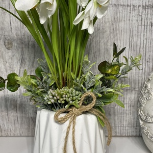 Hóvirágos asztaldísz kerámiakaspóban - otthon & életmód - virágdekoráció - virágdíszek - asztali virágdísz - Meska.hu