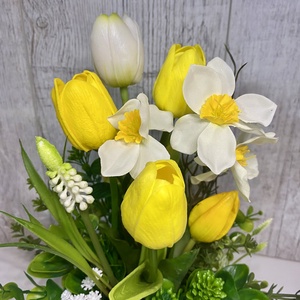 Tavaszi virágkosár tulipánnap nárcisszal -  - Meska.hu