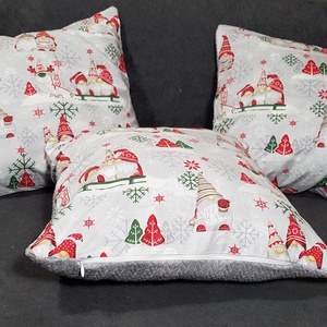 Karácsonyi manós díszpárnahuzat - otthon & életmód - lakástextil - párna & párnahuzat - Meska.hu