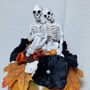 Szerelmes csontvázak - Halloween asztaldísz, Otthon & Életmód, Dekoráció, Asztal és polc dekoráció, Asztaldísz, Virágkötés, MESKA