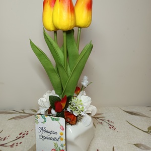 Nőnapi ajándék - Meska.hu