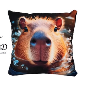 Gyönyörű egyedi dekorpárna Capibara mintával!(csak huzat!), Otthon & Életmód, Lakástextil, Párna & Párnahuzat, Díszpárna (belsővel együtt), Csomózás, Varrás, MESKA