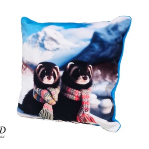 Gyönyörű egyedi dekorpárna havas  vadászgörények sállal mintával!(csak huzat!), Otthon & Életmód, Lakástextil, Párna & Párnahuzat, Díszpárna (belsővel együtt), Csomózás, Varrás, MESKA