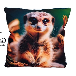 Gyönyörű egyedi dekorpárna álló szurikáta mintával!(csak huzat!), Otthon & Életmód, Lakástextil, Párna & Párnahuzat, Díszpárna (belsővel együtt), Csomózás, Varrás, MESKA