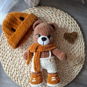 Horgolt maci - őszi szettben - játék & sport - plüssállat & játékfigura - maci - Meska.hu