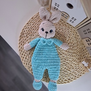 Horgolt nyuszis szundipajti-türkiz  - Meska.hu