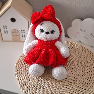 Horgolt nyuszilány- piros ruhában, Játék & Sport, Plüssállat & Játékfigura, Nyuszi, Horgolás, MESKA
