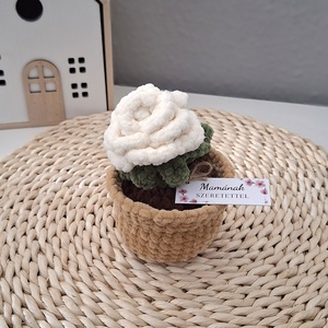 Örök mini rózsa kaspóban � kézzel horgolt ajándék, választható színben és felirattal - játék & sport - plüssállat & játékfigura - más figura - Meska.hu