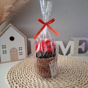 Örök mini rózsa kaspóban � kézzel horgolt ajándék, választható felirattal - játék & sport - plüssállat & játékfigura - más figura - Meska.hu