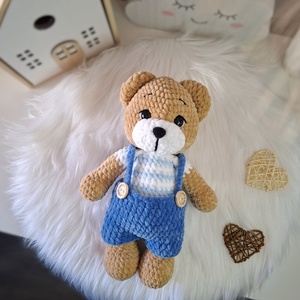 Horgolt maci sötétkék ruhában - Meska.hu