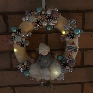 Világító téli tündér kopogtató / ajtódísz ( pasztell színek ) - karácsony - adventi díszek - adventi ajtódísz - Meska.hu