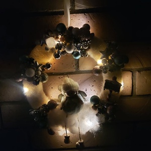 Világító téli tündér kopogtató / ajtódísz ( pasztell színek ) - karácsony - adventi díszek - adventi ajtódísz - Meska.hu