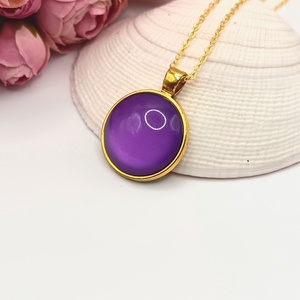Arany nyaklánc � lila üveg lencsével - ékszer - nyaklánc - medálos nyaklánc - Meska.hu