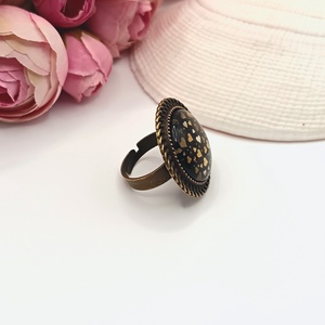 Antik bronz gyűrű � fekete, arany szívecskés lencsével - ékszer - gyűrű - üveglencsés gyűrű - Meska.hu