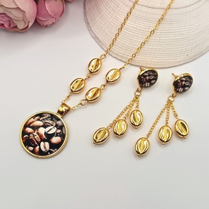 Arany bedugós fülbevaló � kávészemes lencsével, arany kávészemgyöngyökkel - ékszer - fülbevaló - pötty fülbevaló - Meska.hu