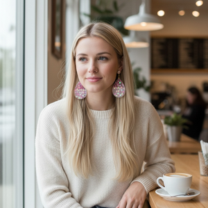 Anyák napi csipke fülbevaló � Hologramos szívekkel - ékszer - fülbevaló - lógó fülbevaló - Meska.hu