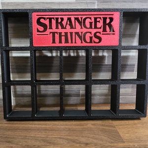 Stranger Things Kinder Joy figura tartó , Otthon & Életmód, Tárolás & Rendszerezés, Íróasztali tároló, Mindenmás, MESKA