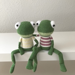 horgolt béka - játék & sport - plüssállat & játékfigura - béka - Meska.hu