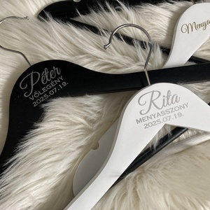 Névre szóló vállfa - esküvő - ruha - vállfa - Meska.hu Névre szóló vállfa - esküvő - ruha - vállfa - Meska.hu