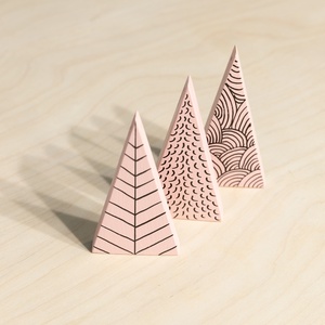 3 db fenyő háromszög dísz - rózsaszín - Meska.hu