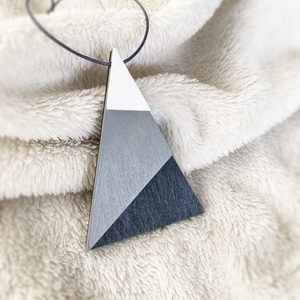 Színtömbös karácsonyfadísz - szürke, Karácsony, Karácsonyi lakásdekoráció, Karácsonyfadíszek, Famegmunkálás, Festett tárgyak, MESKA