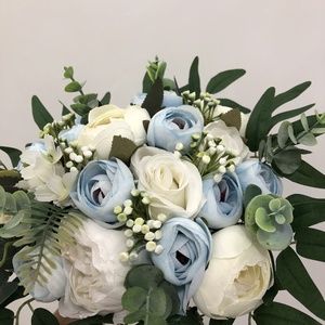 Kék-fehér rózsás és bazsarózsás menyasszonyi örökcsokor - esküvő - menyasszonyi- és dobócsokor - Meska.hu