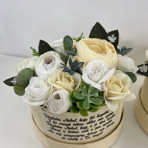 Szülőköszöntő virágbox  - esküvő - emlék & ajándék - szülőköszöntő ajándék - Meska.hu