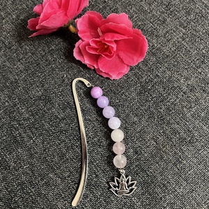 Ásványgyöngy lótusz lótuszvirág könyvjelző, Könyv & Zene, Könyvjelző, Ékszerkészítés, MESKA