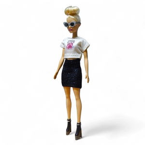 Oversized rövid barbie póló, Billie Eilish  - ruha barbie típusú babákhoz (a034be) - játék & sport - baba & babaház - barbie ruhák - Meska.hu