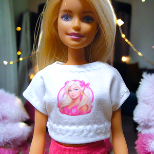 Oversized rövid barbie póló, barbie mintával- ruha barbie típusú babákhoz (a034bl), Játék & Sport, Baba & babaház, Barbie ruhák, Varrás, MESKA