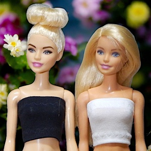 2 db egyszerű fölső, top, fekete-fehér- ruha barbie típusú babákhoz (a074fh), Játék & Sport, Baba & babaház, Barbie ruhák, Varrás, MESKA
