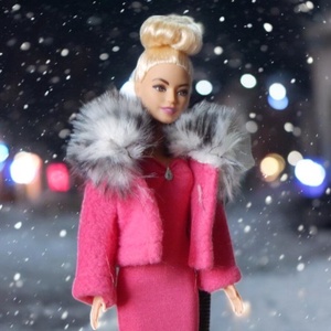 Pink polár kabát  - ruha barbie típusú babákhoz (d001pf), Játék & Sport, Baba & babaház, Barbie ruhák, Varrás, MESKA