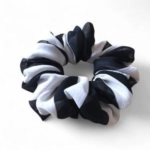 Fekete-fehér csíkos scrunchie / scrunchy hajgumi - ruha & divat - hajdísz & hajcsat - hajgumi - Meska.hu