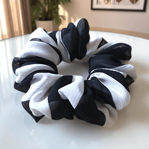 Fekete-fehér csíkos scrunchie / scrunchy hajgumi, Ruha & Divat, Hajdísz & Hajcsat, Hajgumi, Varrás, MESKA