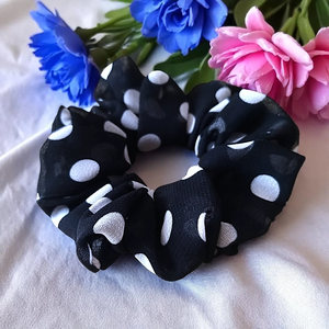 Pöttyös organza scrunchie / scrunchy hajgumi, Ruha & Divat, Hajdísz & Hajcsat, Hajgumi, Varrás, MESKA
