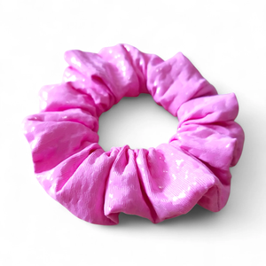 Fényes pink scrunchie / scrunchy hajgumi - ruha & divat - hajdísz & hajcsat - hajgumi - Meska.hu