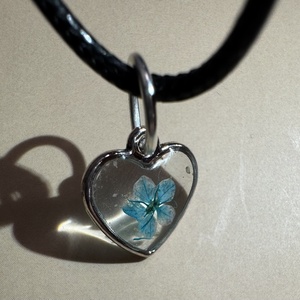 Lebegő kék virág - nyaklánc  - ékszer - nyaklánc - medálos nyaklánc - Meska.hu